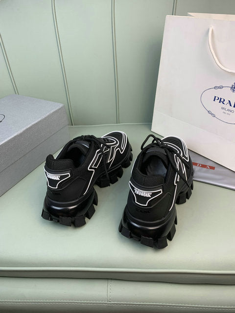 Les baskets sneakers Prada incarnent un style emblématique et un luxe italien.
leur design élégant.pas cher,le moins cher.