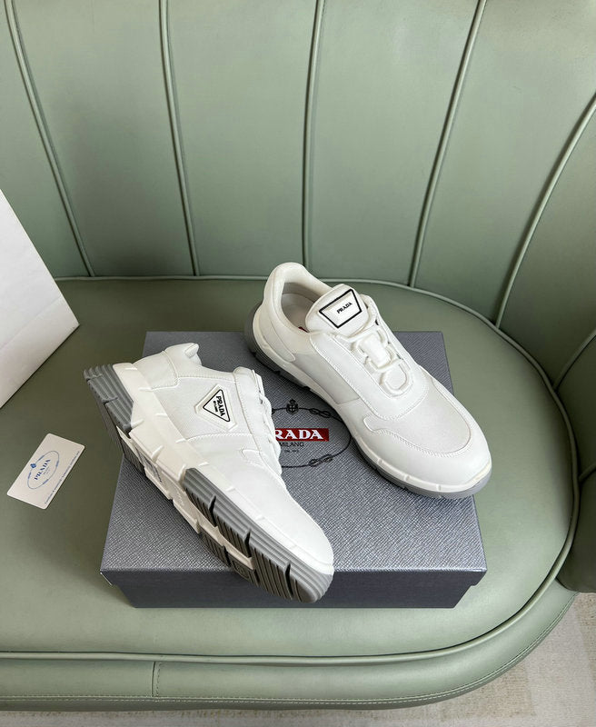 Les baskets sneakers Prada incarnent un style emblématique et un luxe italien.
leur design élégant.pas cher,le moins cher.
