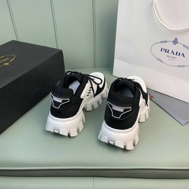 Les baskets sneakers Prada incarnent un style emblématique et un luxe italien.
leur design élégant.pas cher,le moins cher.