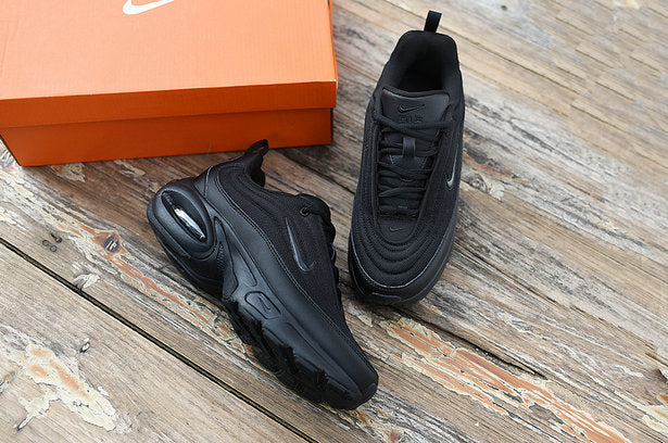 Les baskets Nike Air Max Portal incarnent un style moderne exceptionnelle. Avec leur design futuriste et épuré.pas cher.