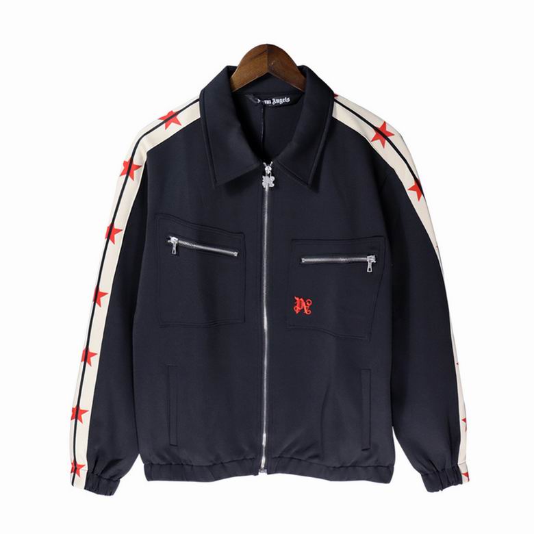 Les ensembles survêtement Palm Angels allient performance et style avec une touche urbaine unique.