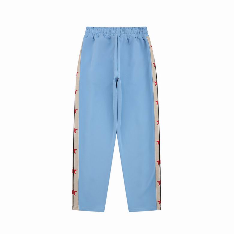 Les ensembles survêtement Palm Angels allient performance et style avec une touche urbaine unique.
