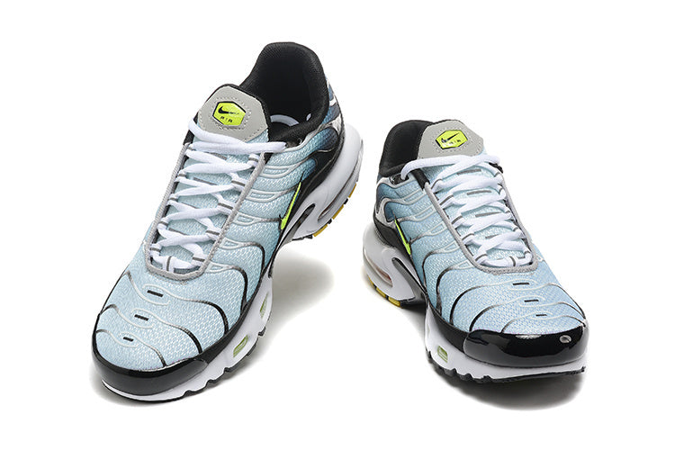 Les baskets Nike Air Max Drift allient un style innovant et un confort exceptionnel. design avant-gardiste.pas cher. Le moins cher.