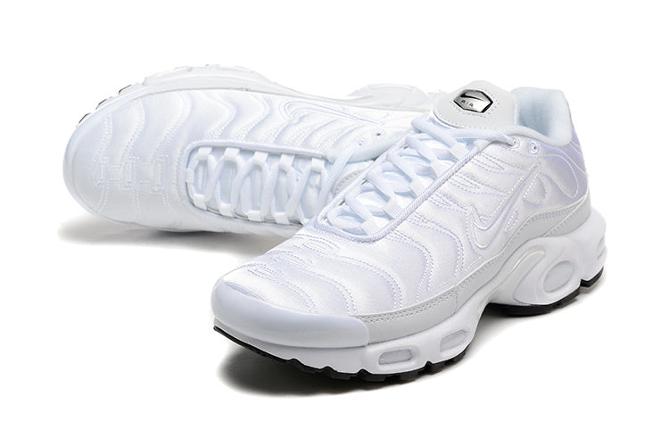 Les  Baskets Nike Air Max Tn incarnent un style emblématique et une performance supérieure. Pas cher. Le moin cher.