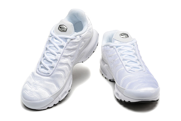 Les  Baskets Nike Air Max Tn incarnent un style emblématique et une performance supérieure. Pas cher. Le moin cher.