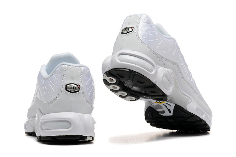 Les  Baskets Nike Air Max Tn incarnent un style emblématique et une performance supérieure. Pas cher. Le moin cher.