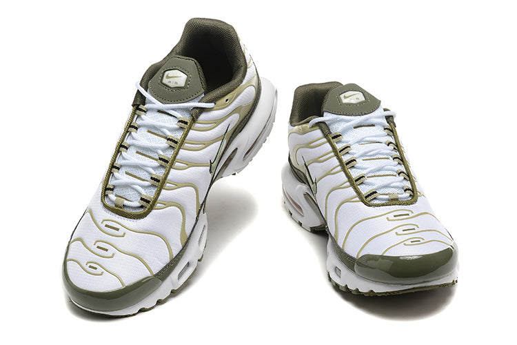 Les  Baskets Nike Air Max Tn incarnent un style emblématique et une performance supérieure. Pas cher. Le moin cher.