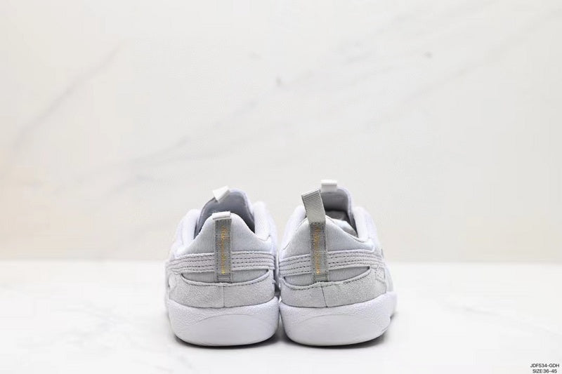 Les baskets Puma allient style et performance de manière exceptionnelle.Leur design innovant et leurs technologies avancées en font un choix idéal pour les sportifs et les amateurs de mode.