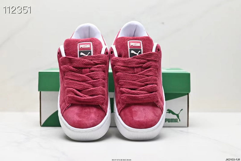 Les baskets Puma Femme se distinguent par leur style audacieux et moderne, alliant des éléments sportifs et urbains. Inspirées des tendances actuelles