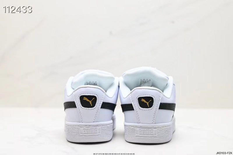 Les baskets Puma Femme se distinguent par leur style audacieux et moderne, alliant des éléments sportifs et urbains. Inspirées des tendances actuelles