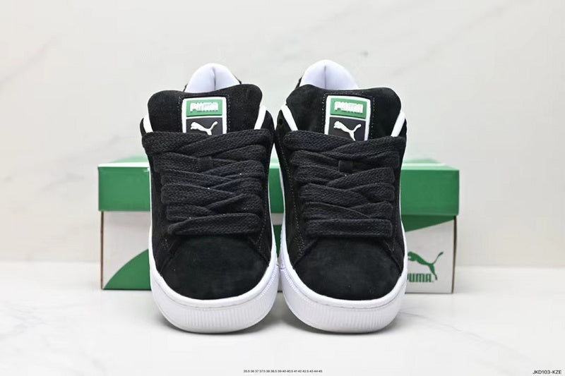 Les baskets Puma Femme se distinguent par leur style audacieux et moderne, alliant des éléments sportifs et urbains. Inspirées des tendances actuelles