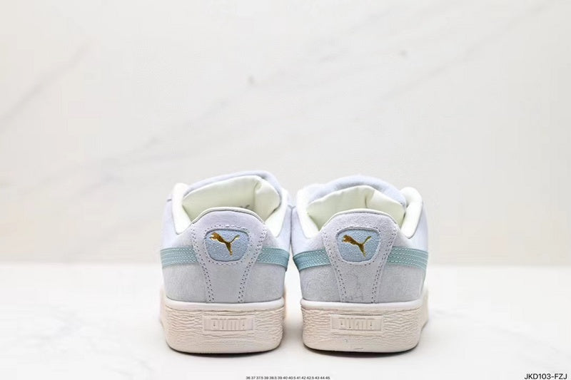 Les baskets Puma Femme se distinguent par leur style audacieux et moderne, alliant des éléments sportifs et urbains. Inspirées des tendances actuelles