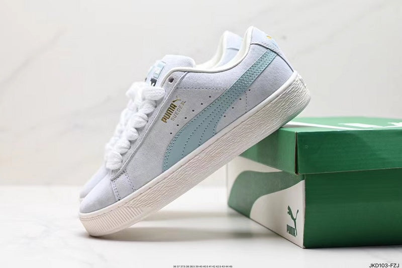 Les baskets Puma Femme se distinguent par leur style audacieux et moderne, alliant des éléments sportifs et urbains. Inspirées des tendances actuelles