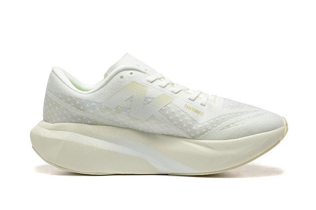 Les baskets New Balance allient style et confort. Leur design classique et leurs matériaux de haute qualité en font un choix idéal pour les amateurs de sneakers.pas cher. Le moins cher.