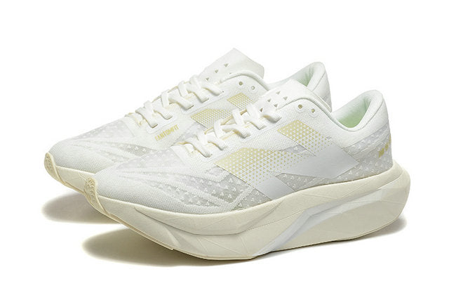 Les baskets New Balance allient style et confort. Leur design classique et leurs matériaux de haute qualité en font un choix idéal pour les amateurs de sneakers.pas cher. Le moins cher.