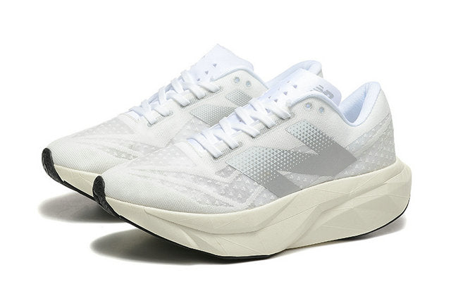 Les baskets New Balance allient style et confort. Leur design classique et leurs matériaux de haute qualité en font un choix idéal pour les amateurs de sneakers.pas cher. Le moins cher.