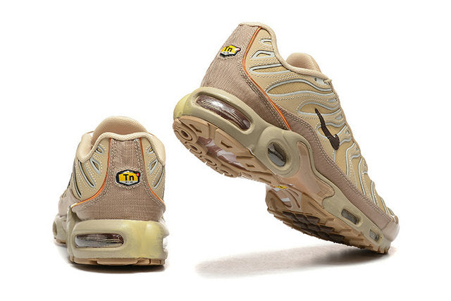 Les  Baskets Nike Air Max Tn incarnent un style emblématique et une performance supérieure. Pas cher. Le moin cher.