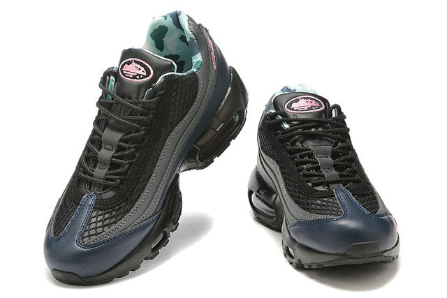 Les baskets Nike Air Max 95 Femme incarnent parfaitement l'évolution emblématique de la ligne Nike.