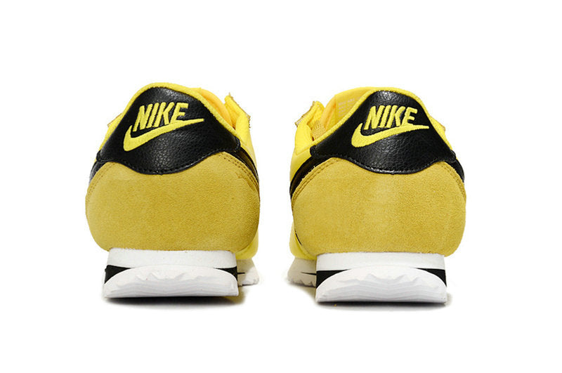 Résultats de l'évolution emblématique de la ligne Nike, les baskets Nike Cortez Femme sont un témoignage de l'engagement de Nike à combiner style et innovation.