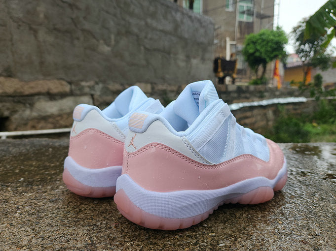 Les Air Jordan 11 Femme permettent de personnaliser votre style tout en bénéficiant d’un confort supérieur.Idéale pour un usage quotidien.
