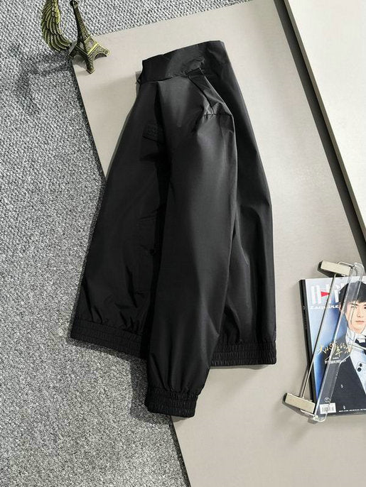 Les vestes Burberry incarnent l'élégance et la qualité, offrant une expérience exceptionnelle. Leur design raffiné et leurs matériaux de haute qualité.pas cher. Le moins cher.
