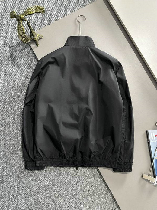 Les vestes Burberry incarnent l'élégance et la qualité, offrant une expérience exceptionnelle. Leur design raffiné et leurs matériaux de haute qualité.pas cher. Le moins cher.