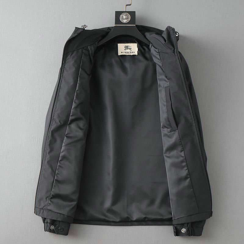 Les vestes Burberry incarnent l'élégance et la qualité, offrant une expérience exceptionnelle. Leur design raffiné et leurs matériaux de haute qualité.pas cher. Le moins cher.