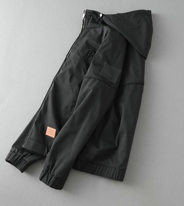 Les vestes Burberry incarnent l'élégance et la qualité, offrant une expérience exceptionnelle. Leur design raffiné et leurs matériaux de haute qualité.pas cher. Le moins cher.