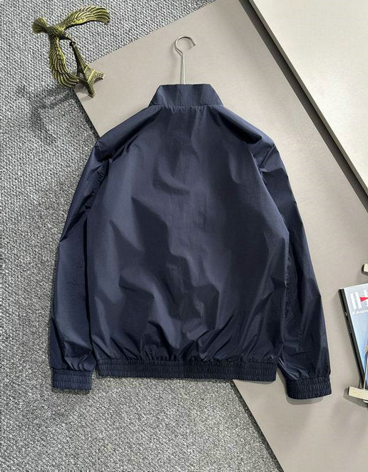 Les vestes Burberry incarnent l'élégance et la qualité, offrant une expérience exceptionnelle. Leur design raffiné et leurs matériaux de haute qualité.pas cher. Le moins cher.