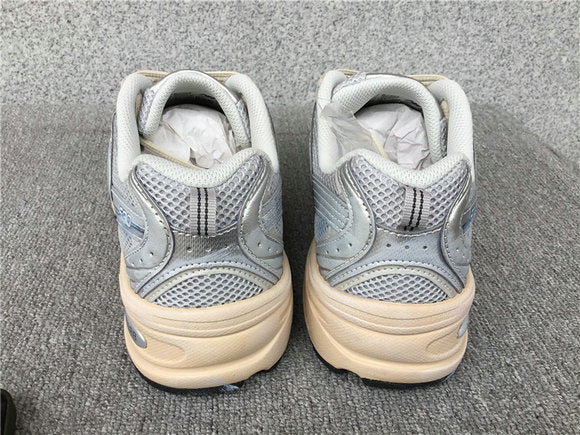 Les baskets New Balance allient style et confort. Leur design classique et leurs matériaux de haute qualité en font un choix idéal pour les amateurs de sneakers.pas cher. Le moins cher.