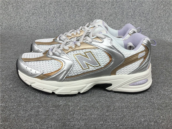 Les baskets New Balance allient style et confort. Leur design classique et leurs matériaux de haute qualité en font un choix idéal pour les amateurs de sneakers.pas cher. Le moins cher.