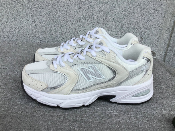 Les baskets New Balance allient style et confort. Leur design classique et leurs matériaux de haute qualité en font un choix idéal pour les amateurs de sneakers.pas cher. Le moins cher.