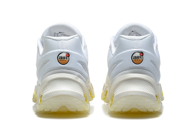 Les baskets Nike Air Max DN8 combinent innovation et design moderne pour offrir un style dynamique et une performance inégalée.pas cher . Le moins cher.