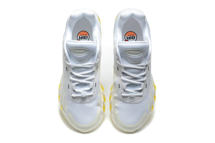 Les baskets Nike Air Max DN8 combinent innovation et design moderne pour offrir un style dynamique et une performance inégalée.pas cher . Le moins cher.