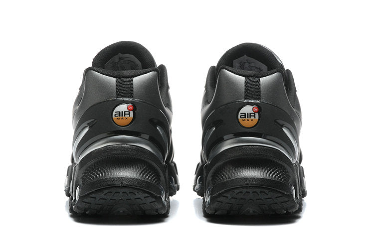 Les baskets Nike Air Max DN8 combinent innovation et design moderne pour offrir un style dynamique et une performance inégalée.pas cher . Le moins cher.