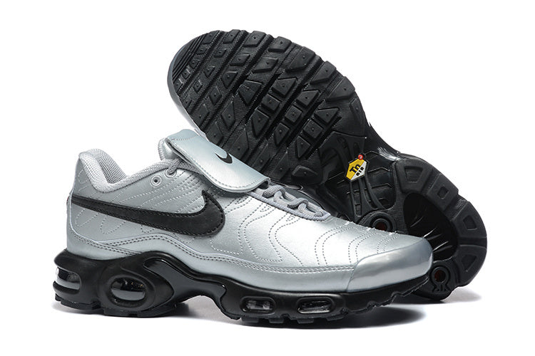 Les baskets Nike Air Max Tiempo combinent design emblématique et technologie avancée pour offrir une chaussure à la fois élégante et performante. Pas cher. Le moins cher.
