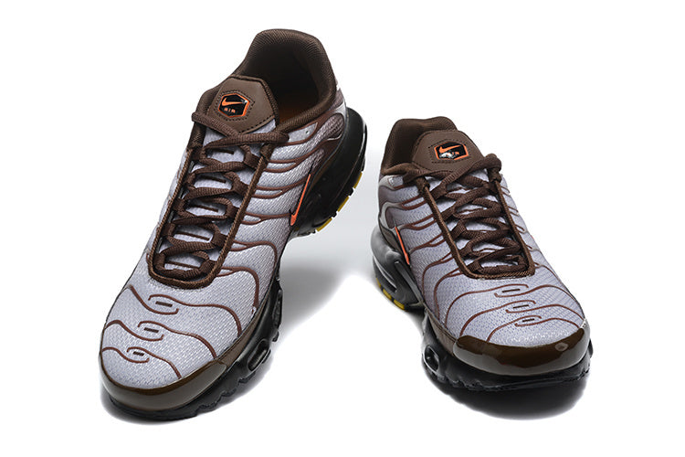 Les  Baskets Nike Air Max Tn incarnent un style emblématique et une performance supérieure. Pas cher. Le moin cher.