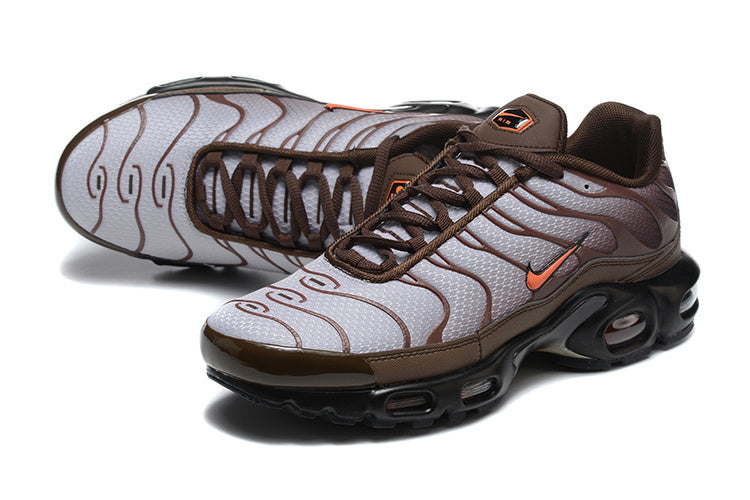 Les  Baskets Nike Air Max Tn incarnent un style emblématique et une performance supérieure. Pas cher. Le moin cher.