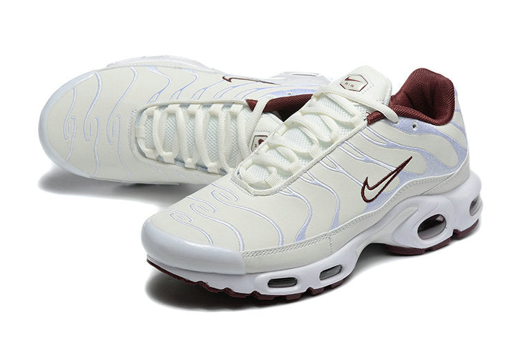 Les Baskets Nike Air Max Tn incarnent un style emblématique et une performance supérieure. Pas cher. Le moin cher.