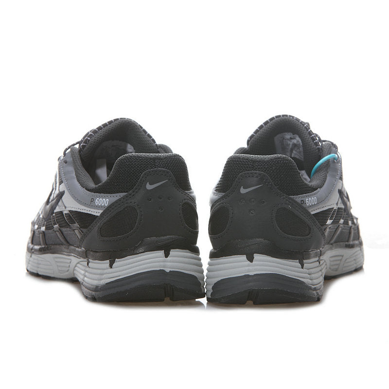Les baskets Nike P-6000 allient un style rétro inspiré des années 2000 à une technologie moderne pour un look et un confort incomparables.