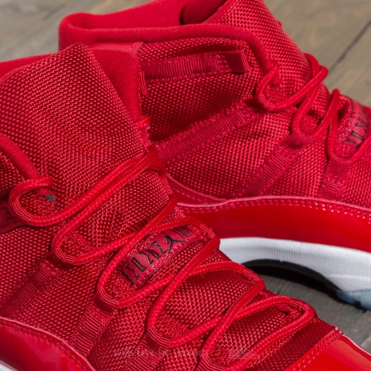Les Air Jordan 11 Femme permettent de personnaliser votre style tout en bénéficiant d’un confort supérieur.Idéale pour un usage quotidien.