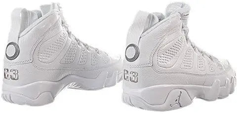 Les  baskets Air Jordan 9 Retro "Pantone" Femme permettent de personnaliser votre style tout en bénéficiant d’un confort supérieur.