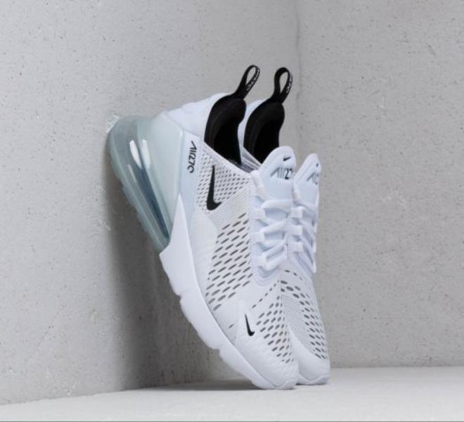 Les baskets Nike Air Max 270 Femme se démarquent par leur esthétique futuriste et leur technologie innovante.