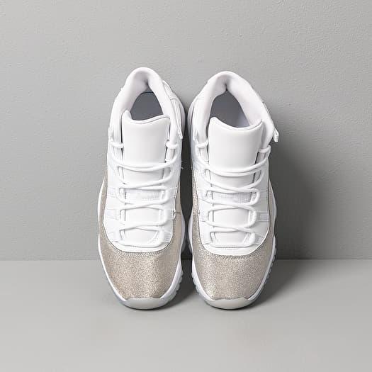 Les Air Jordan 11 Femme permettent de personnaliser votre style tout en bénéficiant d’un confort supérieur.Idéale pour un usage quotidien.