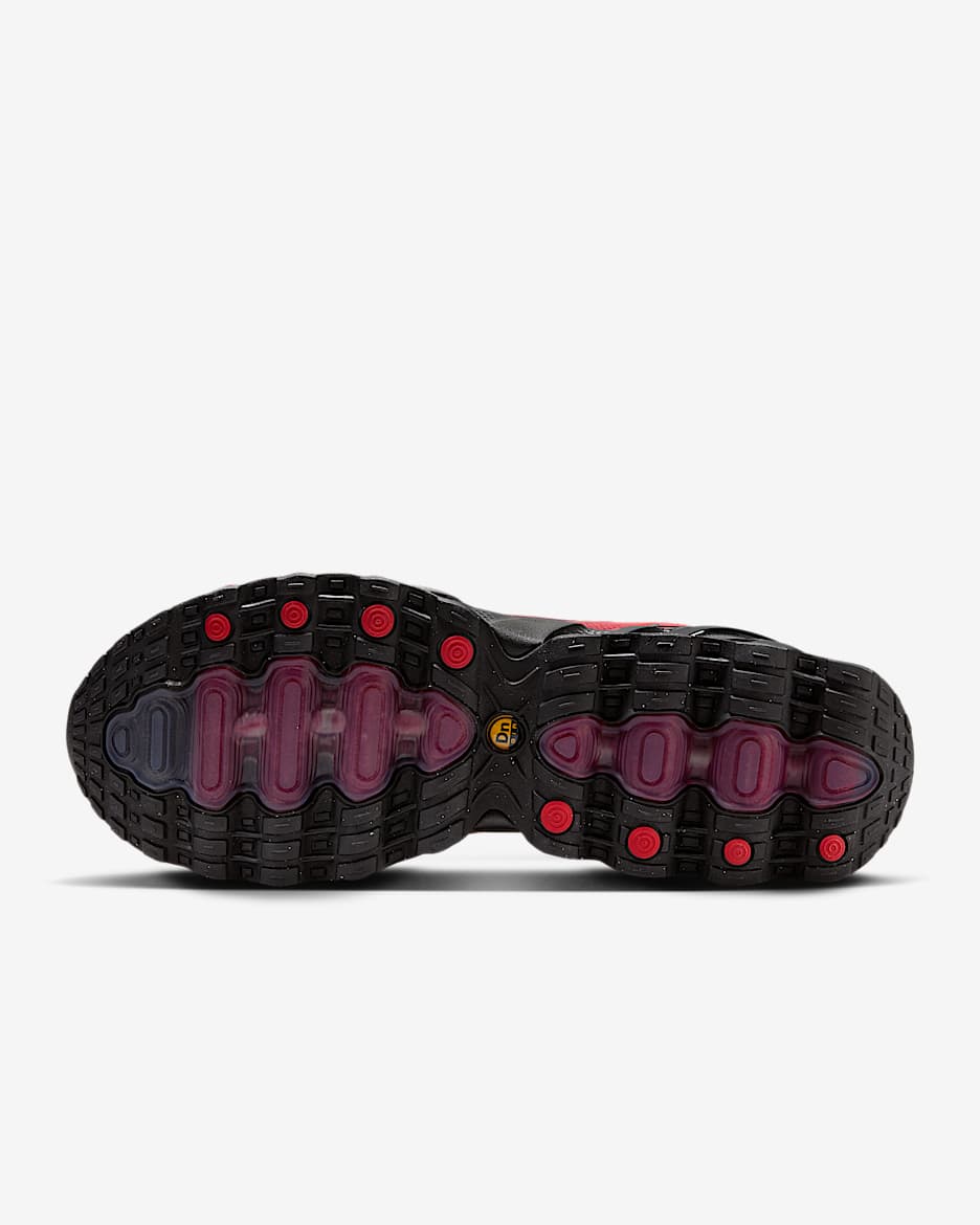 Les baskets Nike Air Max DN8 combinent innovation et design moderne pour offrir un style dynamique et une performance inégalée.pas cher . Le moins cher.