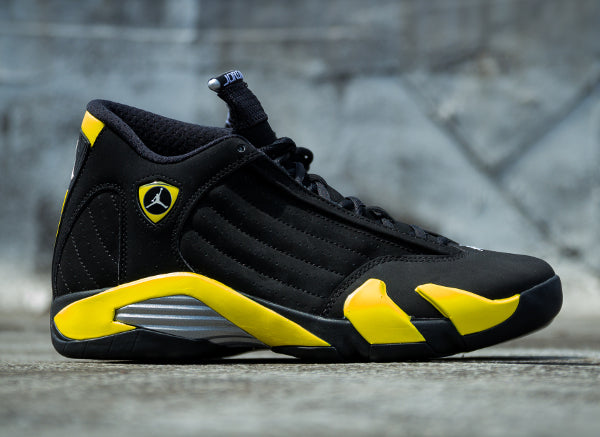 Les baskets Air Jordan 14 "Thunder" Femme permettent de personnaliser votre style tout en bénéficiant d’un confort supérieur.