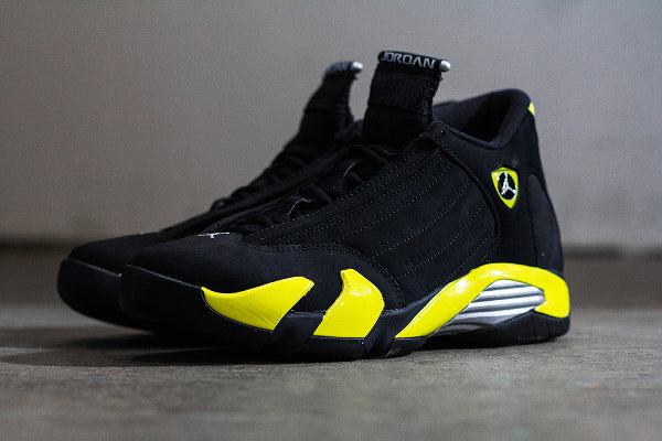 Les Air Jordan 14 "Thunder" Femme permettent de personnaliser votre style tout en bénéficiant d’un confort supérieur.