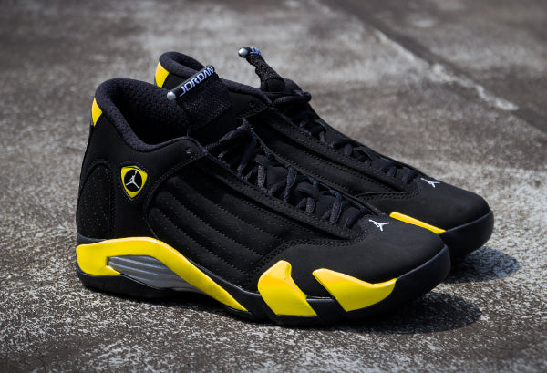 Les Air Jordan 14 "Thunder" Femme permettent de personnaliser votre style tout en bénéficiant d’un confort supérieur.