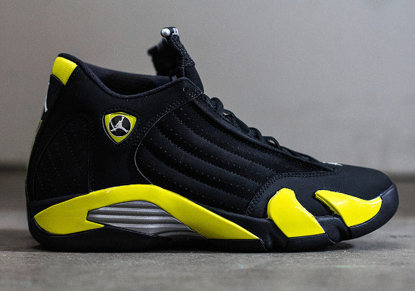 Les Air Jordan 14 "Thunder" Femme permettent de personnaliser votre style tout en bénéficiant d’un confort supérieur.