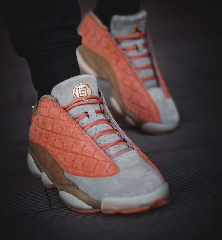 Les  baskets  Air Jordan 13 "Love & Respect" (Black and White) Femme permettent de personnaliser votre style tout en bénéficiant d’un confort supérieur.